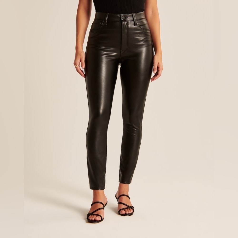 Abercrombie & Fitch Sleek Black Skinny Jeans